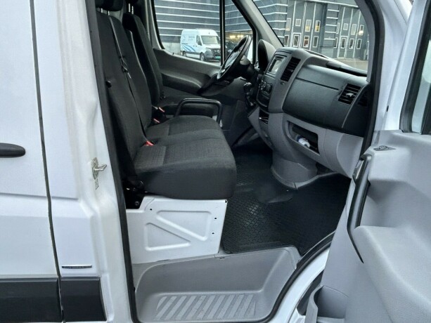 mercedes-benz-sprinter-diesel-2017-big-13