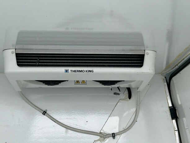 mercedes-benz-sprinter-diesel-2017-big-10