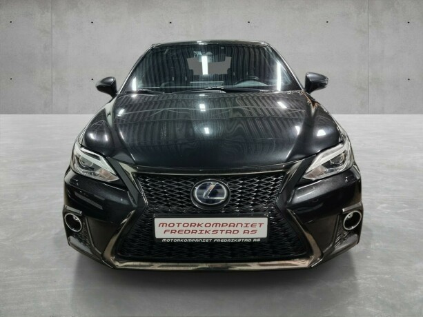 lexus-ct200h-elektrisitetbensin-2018-big-1