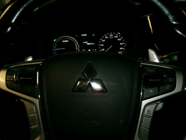 mitsubishi-outlander-elektrisitetbensin-2016-big-18