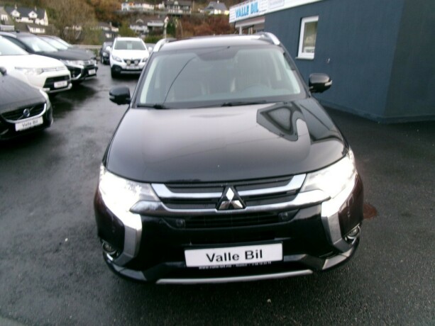 mitsubishi-outlander-elektrisitetbensin-2016-big-1