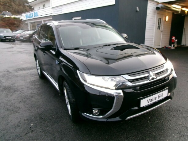 mitsubishi-outlander-elektrisitetbensin-2016-big-0