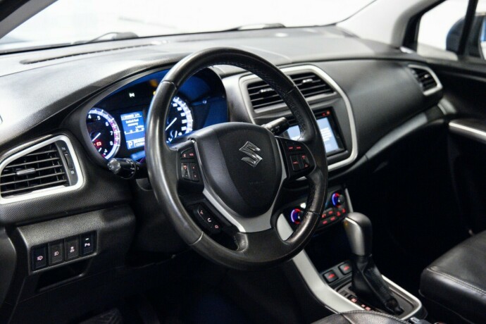 suzuki-sx4-s-cross-bensin-2015-big-5