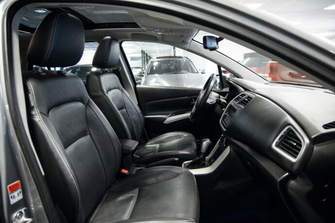 suzuki-sx4-s-cross-bensin-2015-big-9