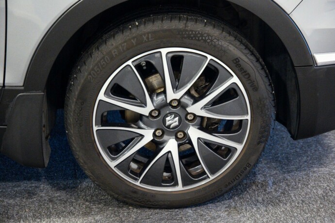 suzuki-sx4-s-cross-bensin-2015-big-10