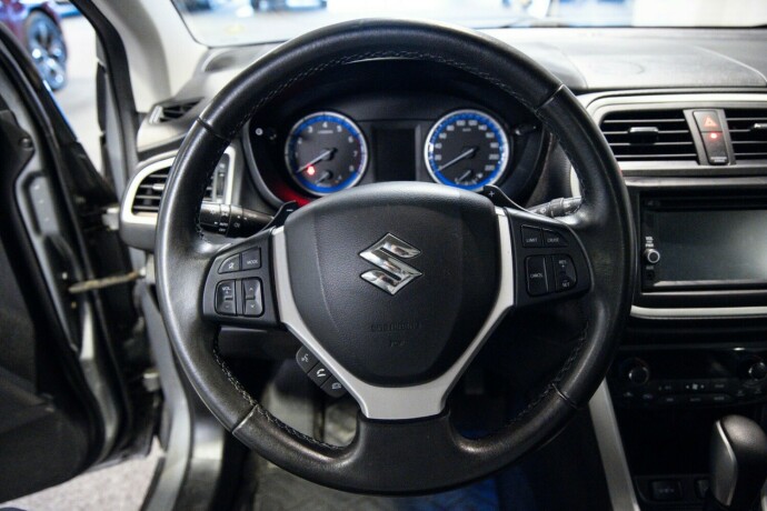 suzuki-sx4-s-cross-bensin-2015-big-15