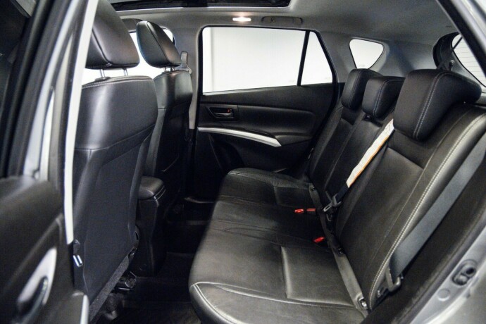 suzuki-sx4-s-cross-bensin-2015-big-6