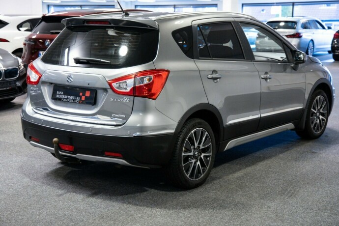 suzuki-sx4-s-cross-bensin-2015-big-2