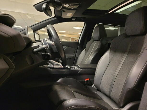 peugeot-5008-bensin-2018-big-26