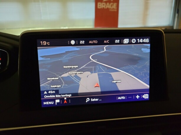 peugeot-5008-bensin-2018-big-33