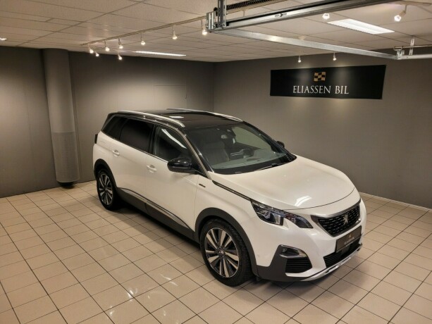 peugeot-5008-bensin-2018-big-2