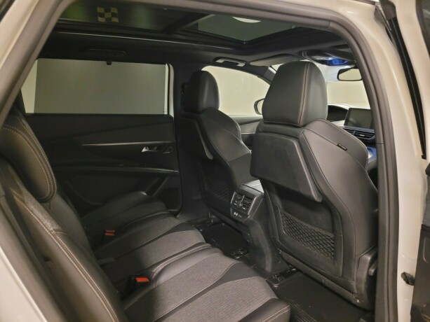 peugeot-5008-bensin-2018-big-19