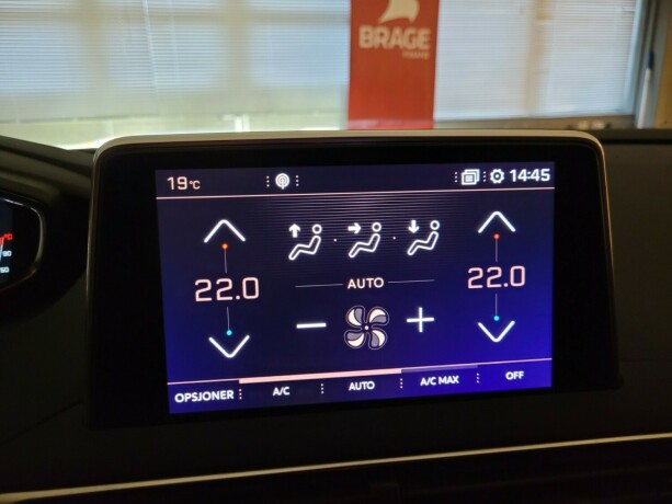 peugeot-5008-bensin-2018-big-34