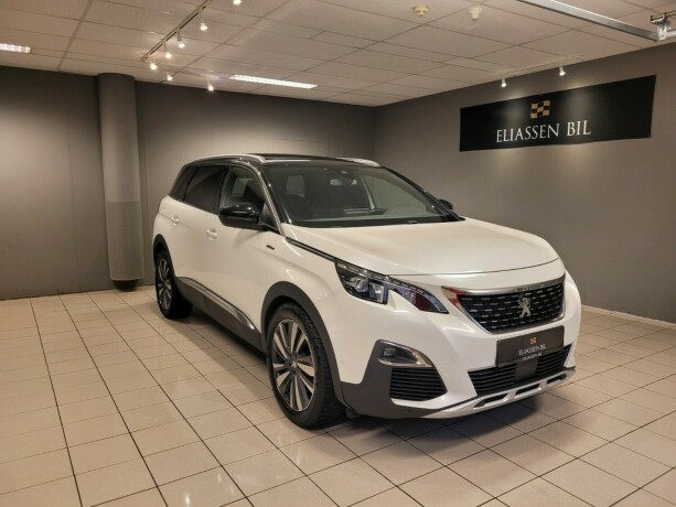 peugeot-5008-bensin-2018-big-11