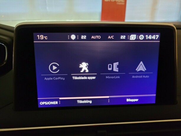 peugeot-5008-bensin-2018-big-40