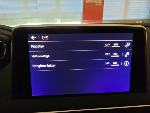 peugeot-5008-bensin-2018-big-38