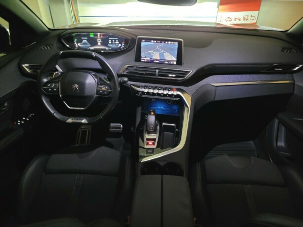 peugeot-5008-bensin-2018-big-41