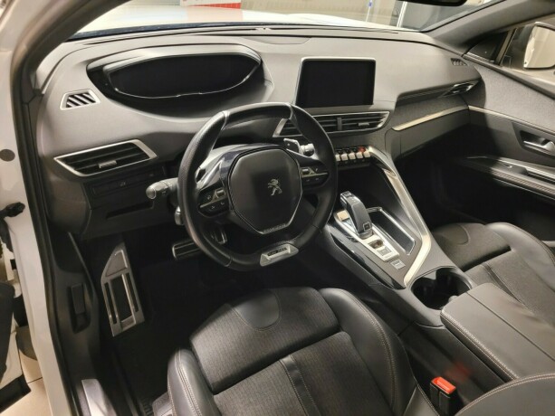 peugeot-5008-bensin-2018-big-28