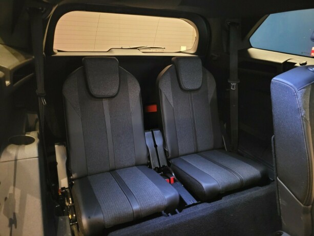 peugeot-5008-bensin-2018-big-21