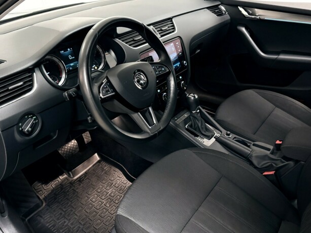 skoda-octavia-bensin-2019-big-7