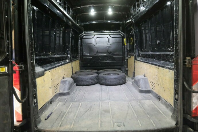 ford-transit-diesel-2017-big-10