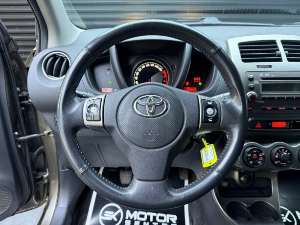 toyota-urban-cruiser-diesel-2012-big-13