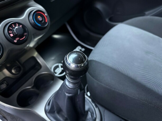 toyota-urban-cruiser-diesel-2012-big-20