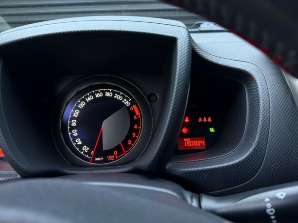 toyota-urban-cruiser-diesel-2012-big-17