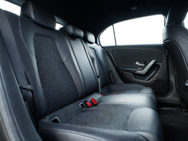 mercedes-benz-a-klasse-bensin-2018-big-4