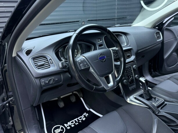 volvo-v40-diesel-2015-big-10