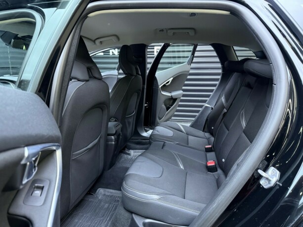 volvo-v40-diesel-2015-big-27