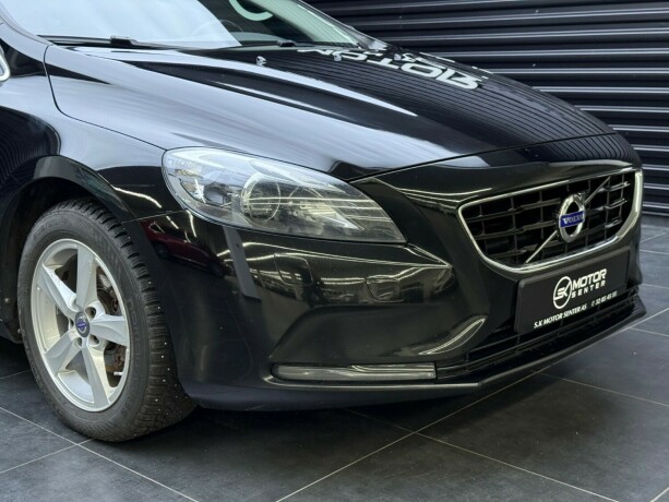 volvo-v40-diesel-2015-big-2
