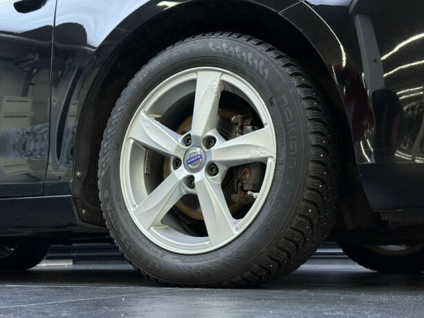 volvo-v40-diesel-2015-big-7