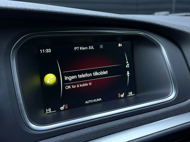 volvo-v40-diesel-2015-big-19