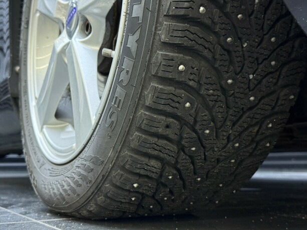 volvo-v40-diesel-2015-big-8