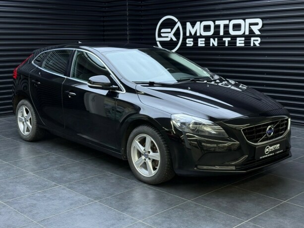 volvo-v40-diesel-2015-big-0