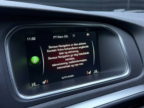 volvo-v40-diesel-2015-big-18