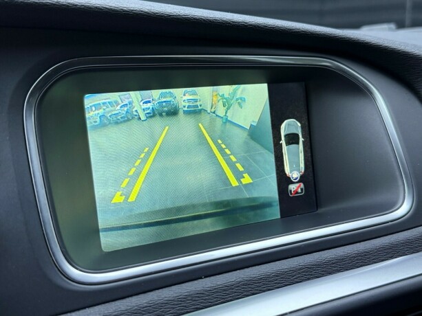 volvo-v40-diesel-2015-big-17