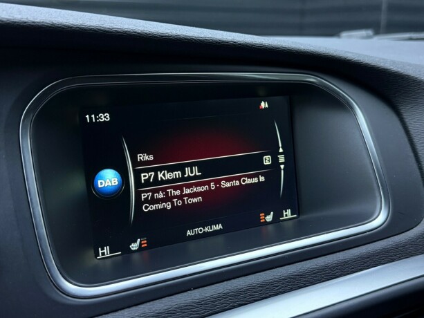 volvo-v40-diesel-2015-big-20