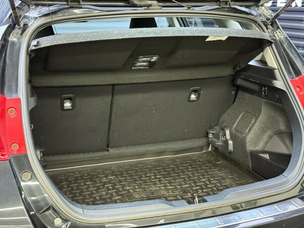 toyota-auris-bensin-2013-big-32