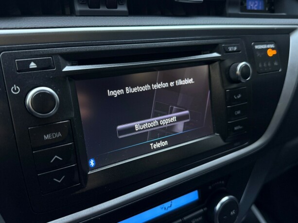 toyota-auris-bensin-2013-big-22