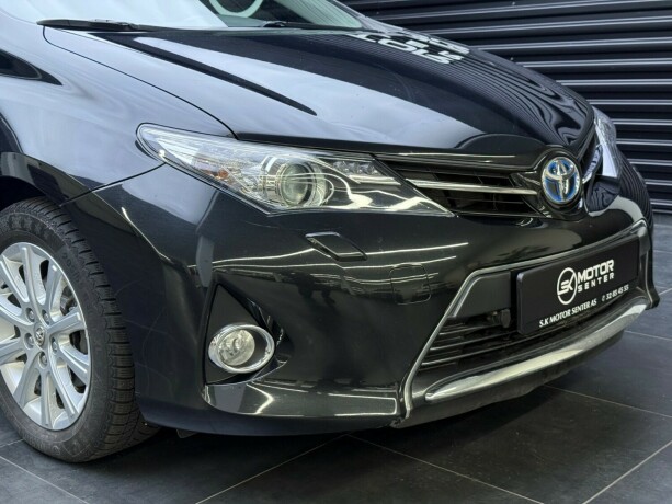 toyota-auris-bensin-2013-big-2