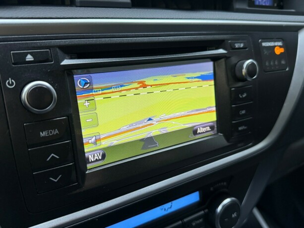 toyota-auris-bensin-2013-big-18