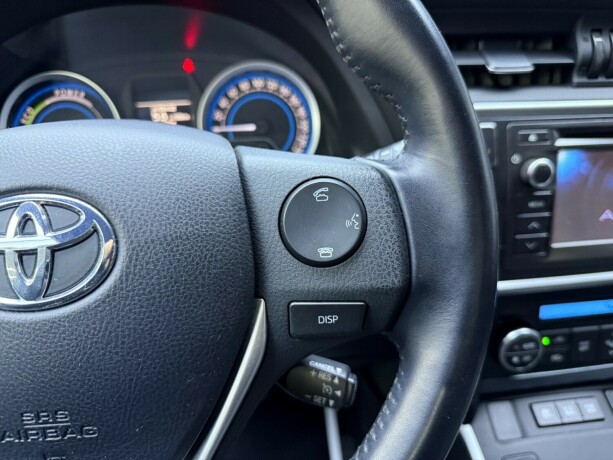 toyota-auris-bensin-2013-big-15