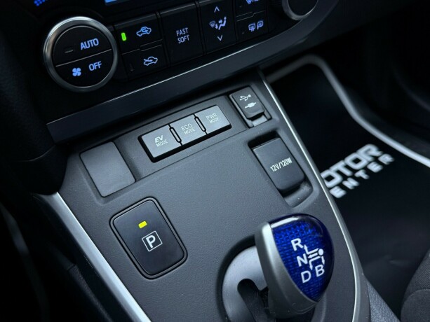 toyota-auris-bensin-2013-big-26