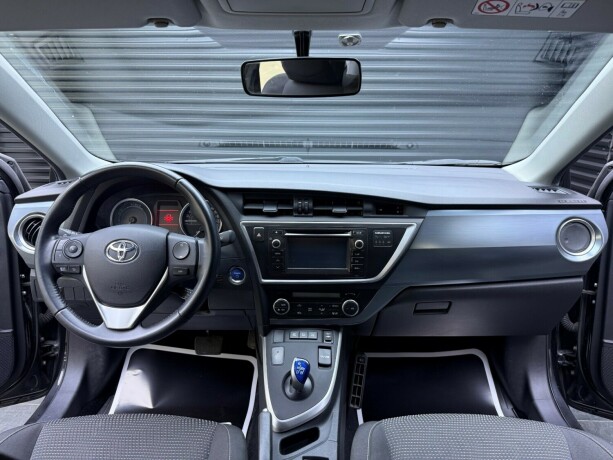 toyota-auris-bensin-2013-big-9