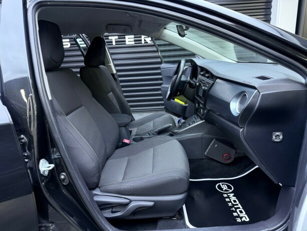 toyota-auris-bensin-2013-big-29