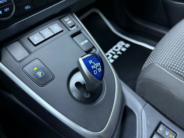 toyota-auris-bensin-2013-big-25