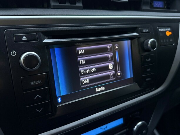 toyota-auris-bensin-2013-big-21