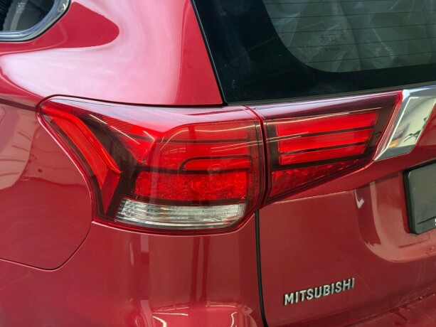 mitsubishi-outlander-elektrisitetbensin-2017-big-6